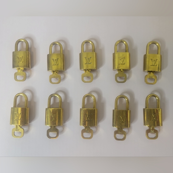 Louis Vuitton Lock & Key in Mint Condition, sold indivually - Picture 2 of 6